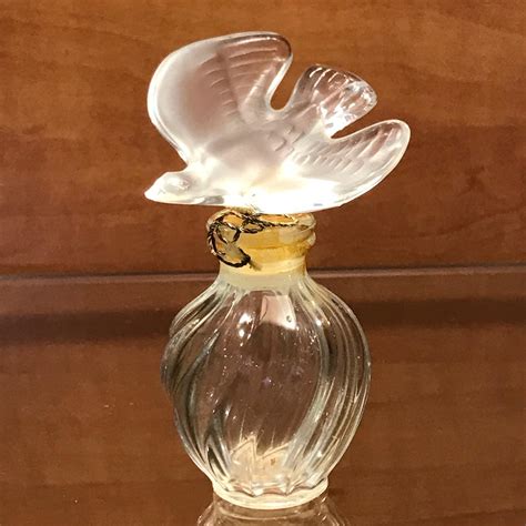 lalique perfume bottle nina ricci.